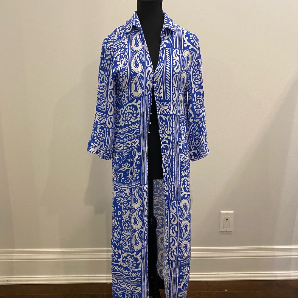 Zara Blue and Gray Patterned Garment